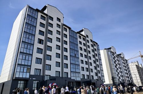 В Кызыле 120 семей получили ключи от нового жилья в комплексе «Кежик» благодаря льготной ипотеке