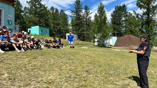 Сотрудники полиции Тувы проверяют детские лагеря