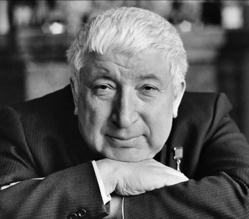 В Туве проходит конкурс чтецов стихотворений Расула Гамзатова