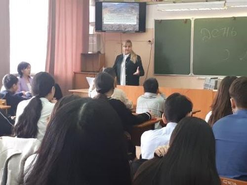 Школьникам Кызыла рассказали о профессии лесопатолога