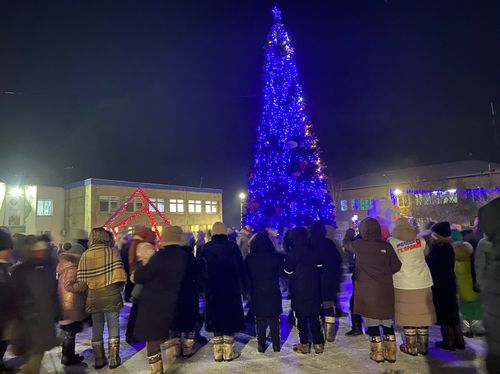 В райцентре Чаа-Хольского района открыли главную елку
