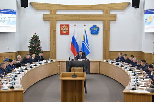 Глава Тувы провел итоговое аппаратное совещание года, поставив задачи по обеспечению безопасности в период новогодних праздников
