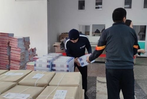 Тываның школалары тозан муң хире чаа номну алыр