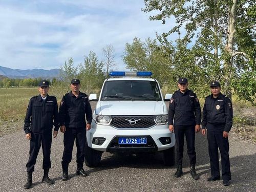 Глава Тувы Владислав Ховалыг поздравил сотрудников патрульно-постовой службы с профессиональным праздником