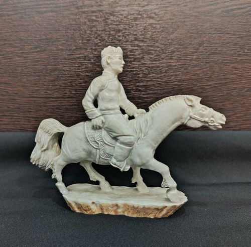 Экер-оол Салчак стал дипломантом международного конкурса по косторезному искусству