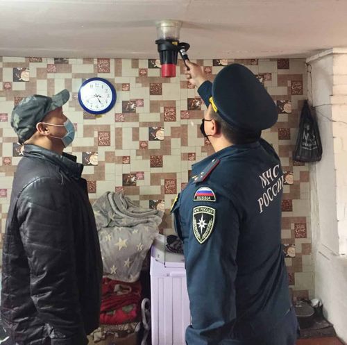 Глава Тувы поручил проверить исправность пожарных датчиков в домах малообеспеченных семей