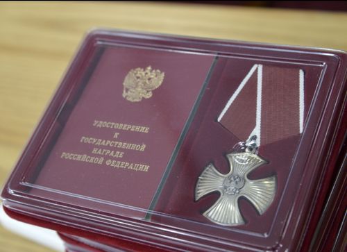 В Туве родственникам бойцов, погибших в ходе специальной военной операции, вручили ордена Мужества