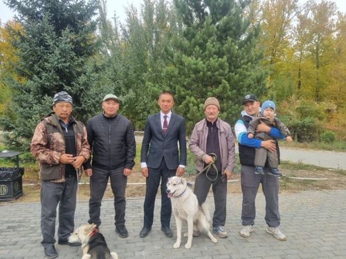 Двое участников программы «Герои Тувы» проходят стажировку в Государственном комитете по охране объектов животного мира РТ