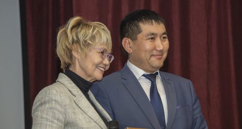 В Туве отметили лучших работников дорожного хозяйства