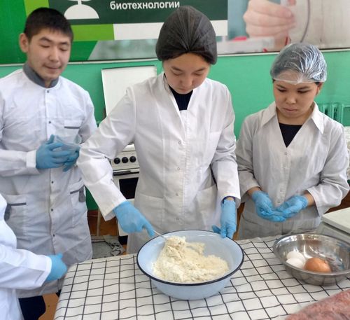 Тываның сургуулдары «Ачы-буянның манчызы» акцияда идепкейлиг киржип турар