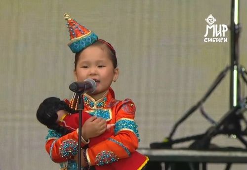 Беш харлыг Айнаш Ондар хөй санныг мөөрейлерниң тиилекчизи