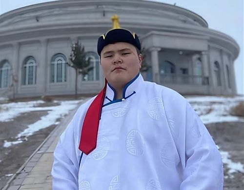 Айрат Ооржак ректорнуң стипендиязын алыр эргени чаалап алган