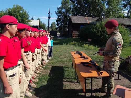 Юнармейцов Сарыг-Сепа обучают ветераны боевых действий