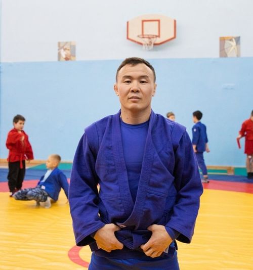 Саян Хертек принимает участие в чемпионате России по самбо