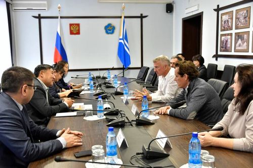 Глава Тувы Владислав Ховалыг встретился с руководством «Тардан Голд»