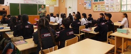 Школьникам Тувы рассказали о вредителях и болезнях леса