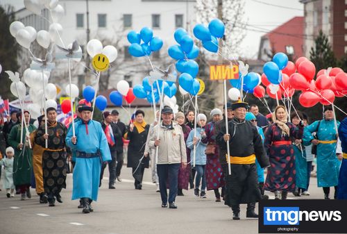 В Кызыле прошел парад-шествие трудовых коллективов Тувы