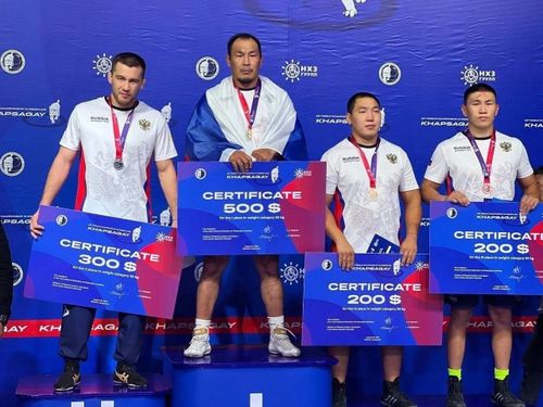 Спортсмены из Тувы вошли в тройку лидеров на первом чемпионате мира по якутской борьбе «Хапсагай»