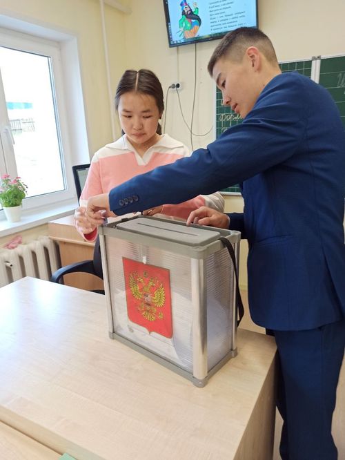 Школьникам Тувы рассказали о деятельности Избиркома