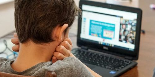 И смех и грех: Мошенники выманили у мужчины более 200 тысяч рублей за «интим-услуги»