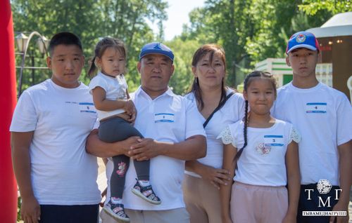 Ко Дню семьи, любви и верности. В Кызыле прошел спортивно-семейный фестиваль «Семейная команда»