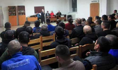 Осужденным к принудительным работам рассказали о семейных ценностях и патриотизме