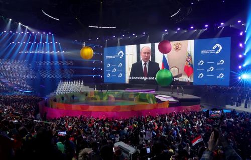 Путин дал старт Всемирному фестивалю молодежи