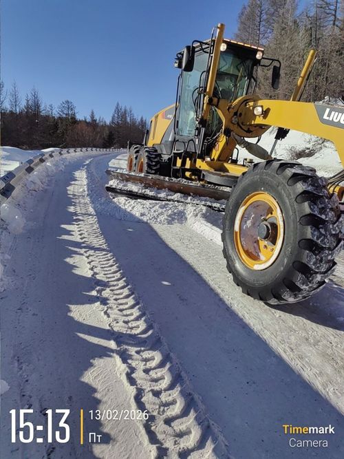 Дорожные службы Тувы переведены на усиленный режим работы из-за снегопадов