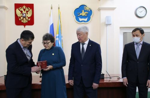 В Кызыле орденом Мужества посмертно наградили участников СВО