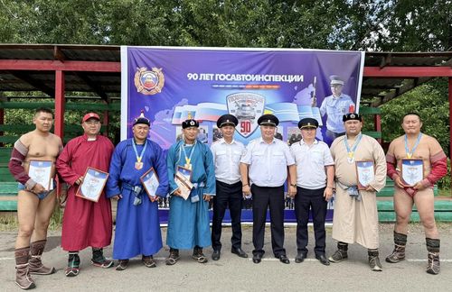 В Каа-Хеме прошёл турнир по хурешу в честь 90-летия Госавтоинспекции