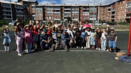 В Туве кинологи провели показательное выступление для школьников