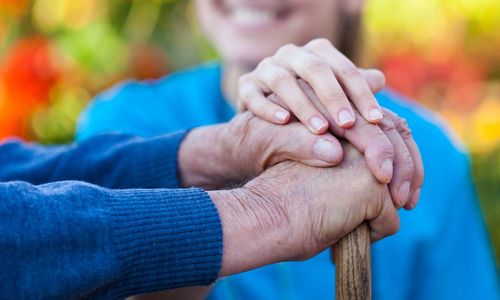 Глава Тувы поздравил соцработников республики