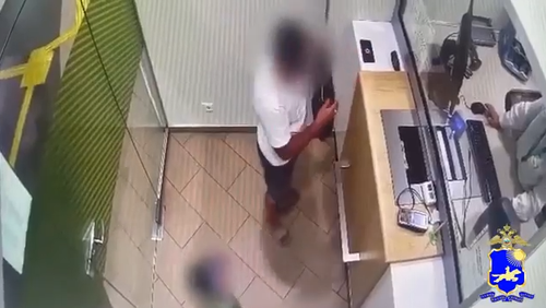 Жительница Тувы оставила в банке 500 тыс. рублей, но деньги зачислили на счёт другого клиента