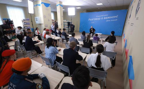 Школьники Кызыла, принявшие участие в проекте «Разговор о важном» с Президентом России посетят лагерь «Артек»