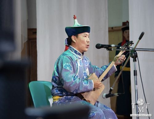 В память о великом хоомейжи в Туве прошёл конкурс среди исполнителей горлового пения