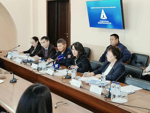 Автогородки, родительские патрули и мобильная лаборатория: как в Туве обучают детей правилам дорожного движения