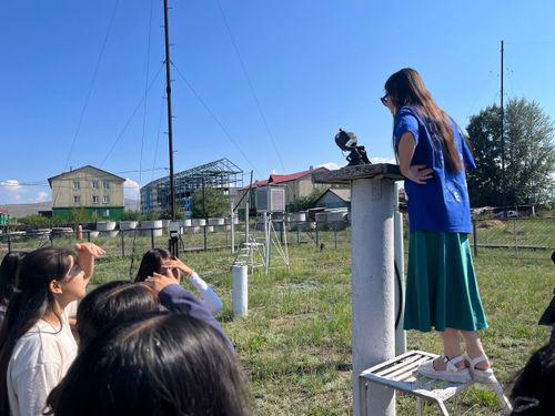Школьников Тувы познакомили с работой метеостанции