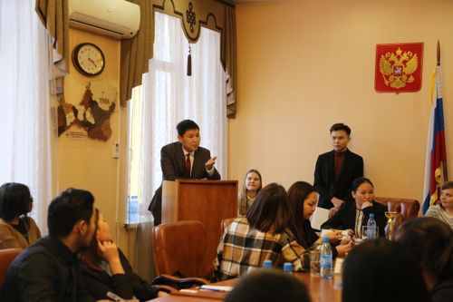 Студенты ТувГУ сразились в дебатах Молодежной лиги