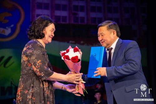 В Туве прошла церемония награждения муниципальных работников