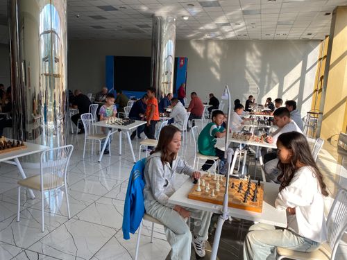 Шахматисты Тувы отметили юбилей легендарного земляка