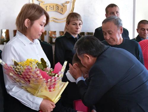 Глава Тувы встретился с родными героически погибшего Адыгжы Кужугета