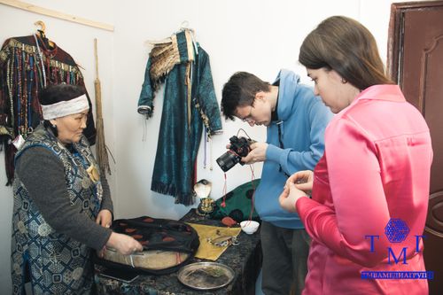 О Туве через лица. В республике в эти дни работают журналисты Первого канала