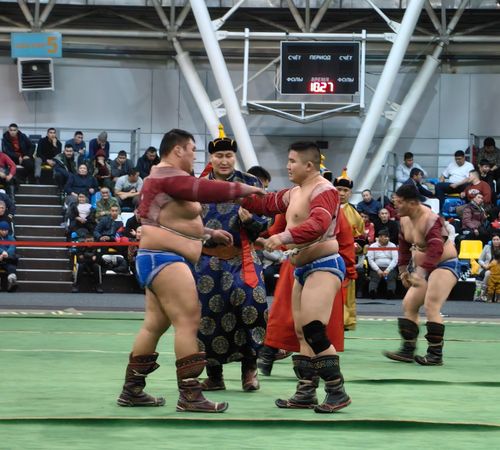 В Кызыле прошел турнир по национальной борьбе хуреш на призы Монгун-Тайгинского района