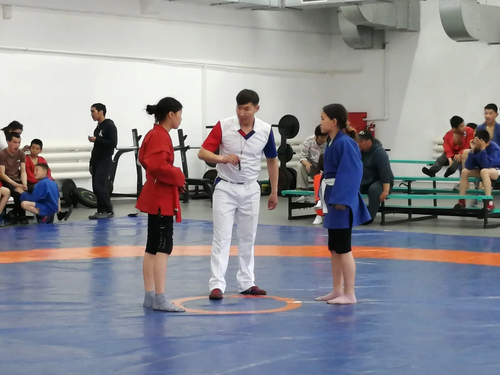 В Чадане проходит турнир по самбо при поддержке главы Дзун-Хемчикского района и партии «Единая Россия»