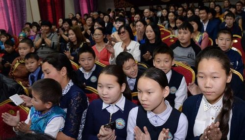 Школьников Тувы приглашают принять участие в конкурсе художественного чтения