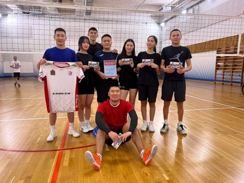 Команда из Тувы завоевала серебро на турнире по волейболу среди команд-землячеств Сибири