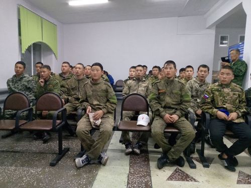 Для учеников центра военно-патриотического воспитания «Авангард» провели «Урок мужества»