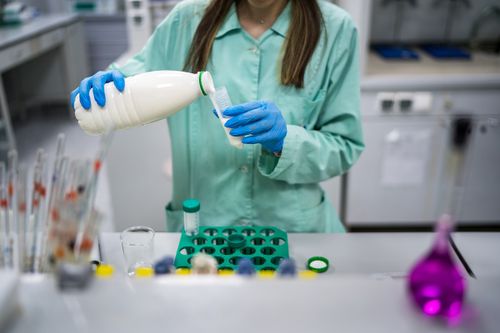 Кефир: лучший и худший. Роскачество выявило кишечную палочку в кефире некоторых российских производителей