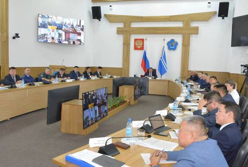 Владислав Ховалыг: «На сегодня основная задача в республике – ликвидировать все лесные пожары»