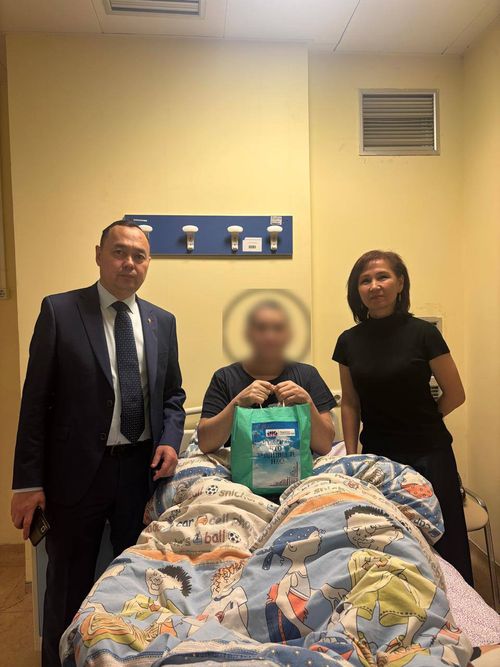 В преддверии Нового года земляки посетили раненых участников СВО из Тувы